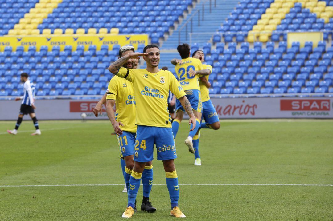 ROBERT, CELEBRACION DEL GOL ANTE EL ESPAÑOL