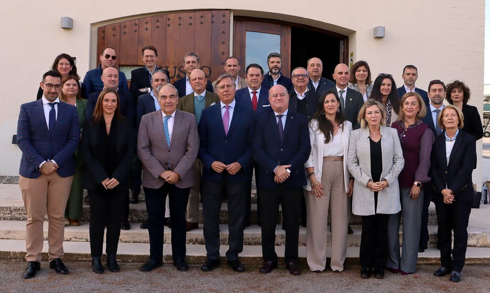 Foto de familia de los participantes en la reunión del Comité Ejecutivo de la Cámara de Comercio que se ha llevado a cabo en Antequera