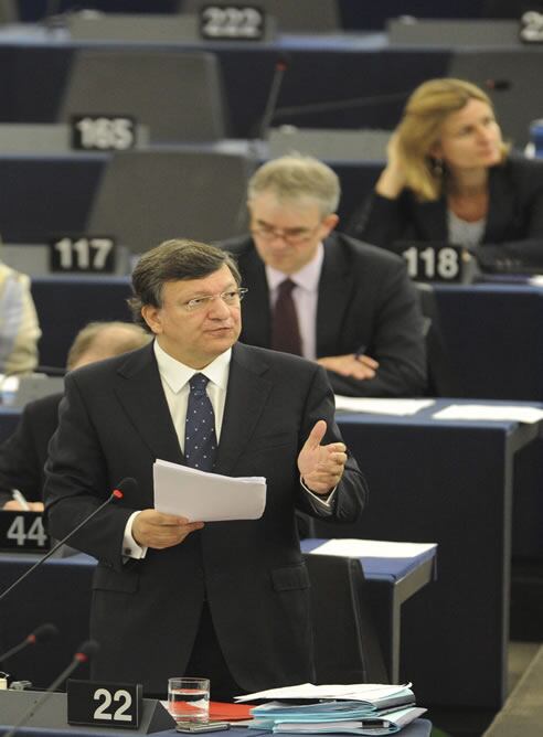 Barroso, da un discurso sobre presupuestos durante la celebración de una sesión plenaria del Parlamento Europeo en Estrasburgo