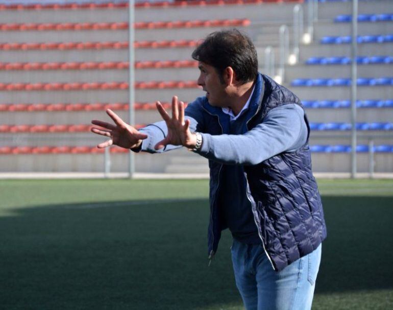 Miguel Ángel Mullor debe empujar al equipo hacia la meta rival