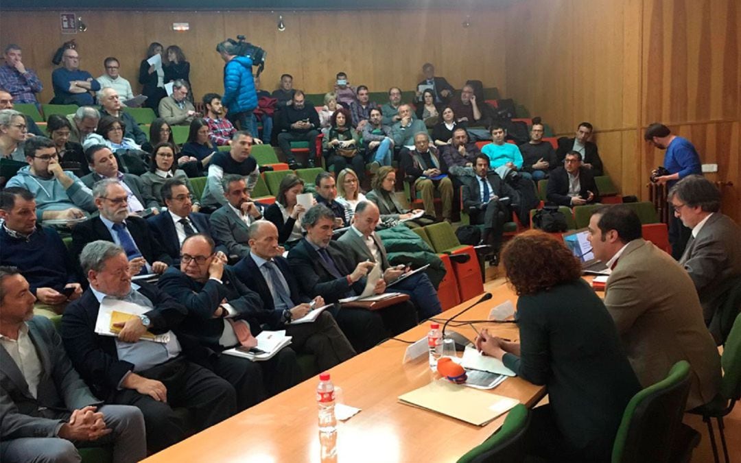 Alrededor de 80 personas participan en Andorra (Teruel) en la reunión convocada por el Ministerio de Transición Ecológica 