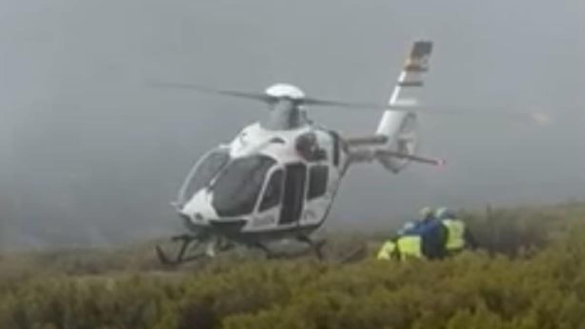 El helicóptero de la Guardia Civil rescata a un hombre en el Pico Ocejón