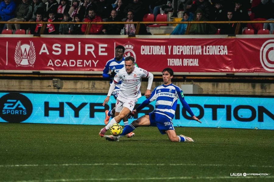 Tresaco revolucionó la banda izquierda.