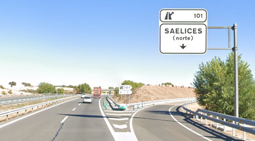 Salida hacia Saelices (Cuenca) desde la autovía A-3.