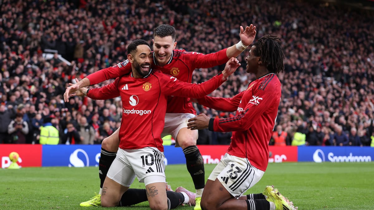 El nuevo United de Carrick se lleva el derbi de Manchester con goles de Mbeumo y Dorgu