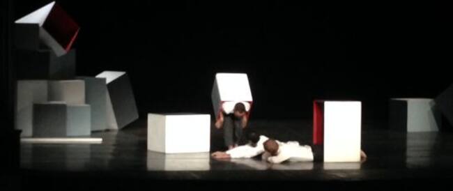 Imatge de l'espectacle 'Encore une heure si courte', l'inaugural d'aquesta edició del COS