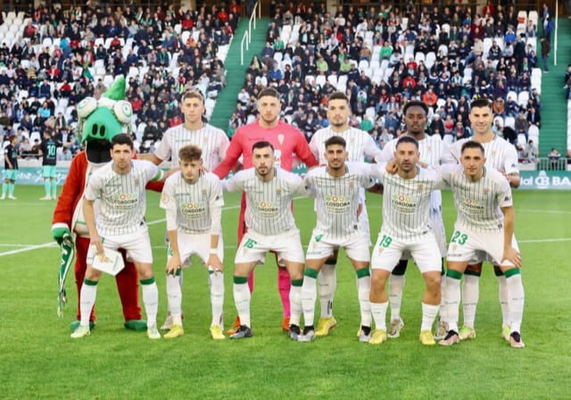 Formación inicial del Córdoba CF ante el Mérida.