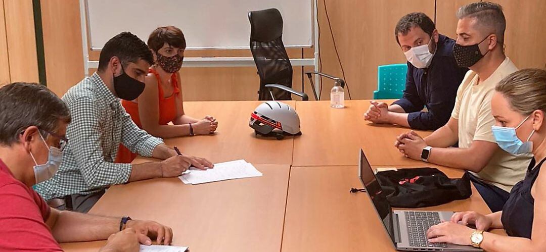 Imagen de la reunión entre el Ayuntamiento de Albacete y la empresa