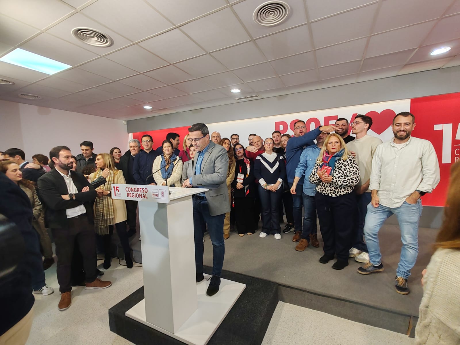 Miguel Ángel Gallardo revalidad su cargo como secretario general de los socialistas extremeños