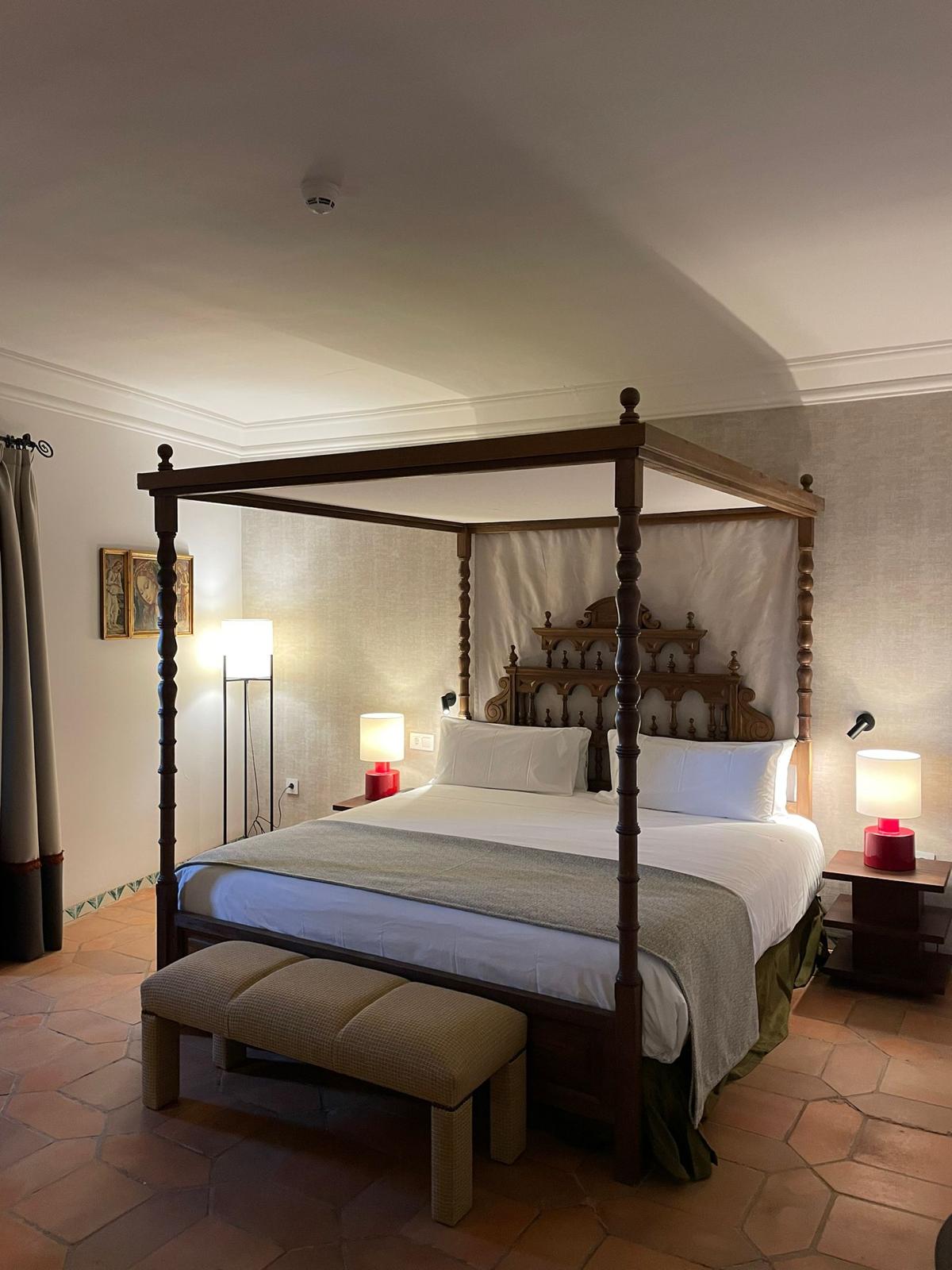 Una de las habitaciones del Parador de Sigüenza