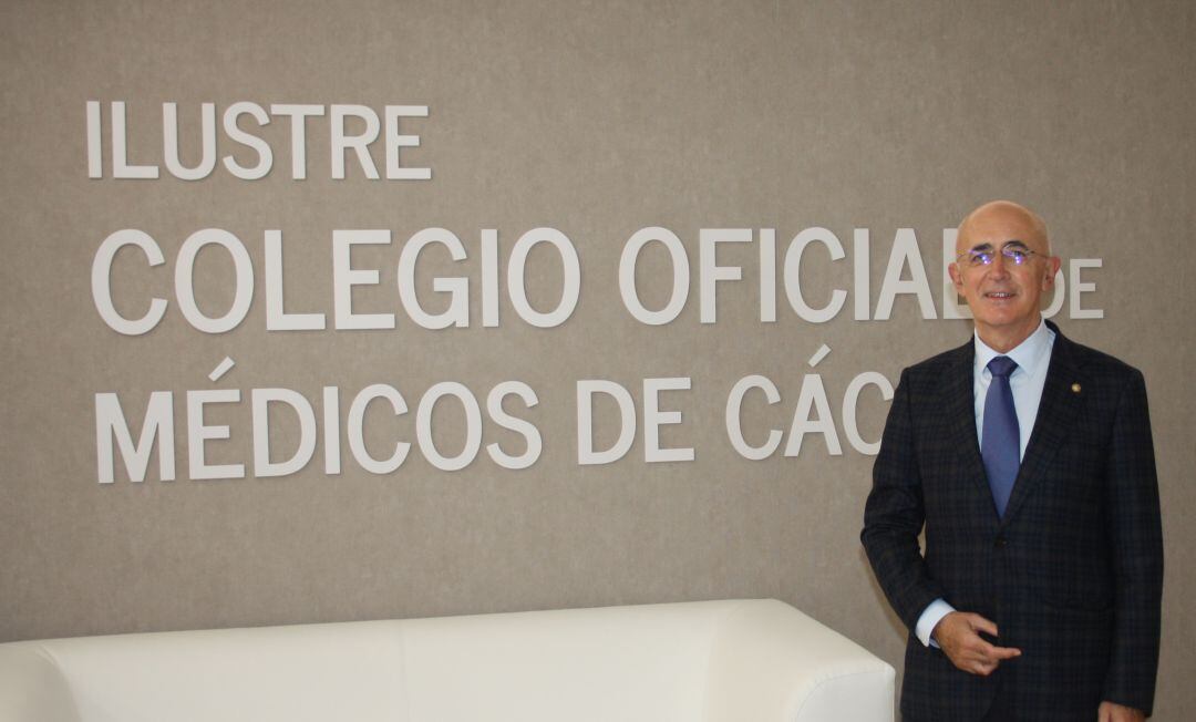 Carlos Arjona, presidente del Colegio de Médicos de Cáceres