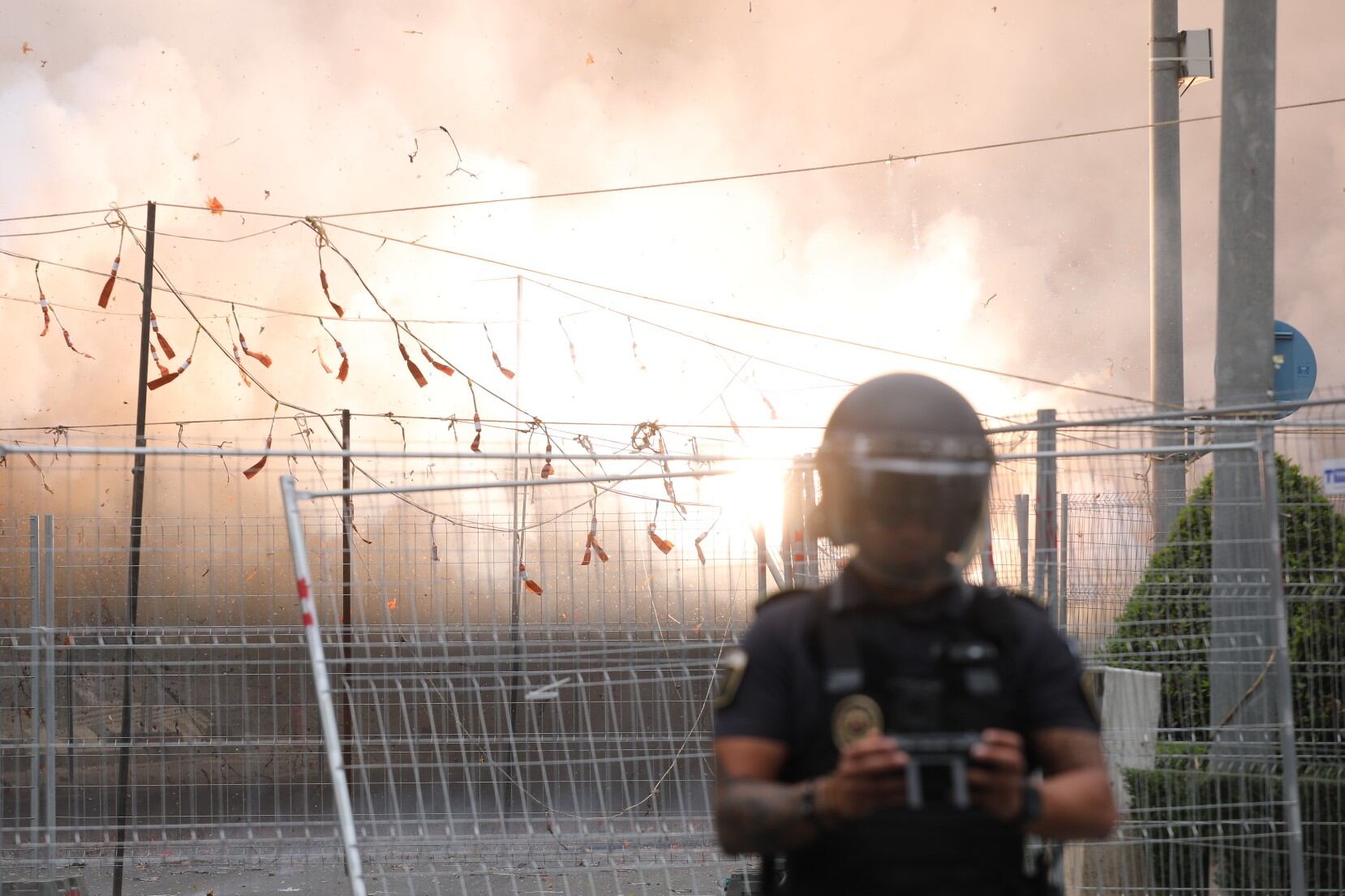 Mascletá de este domingo 18 de junio a cargo de Coeters Dragón. Foto: Ayuntamiento de Alicante