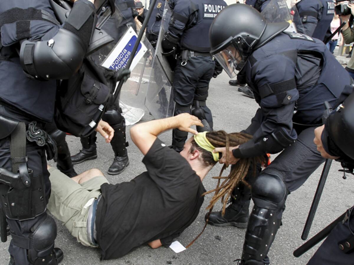 6 mossos imputats per lesionar a antimonàrquics