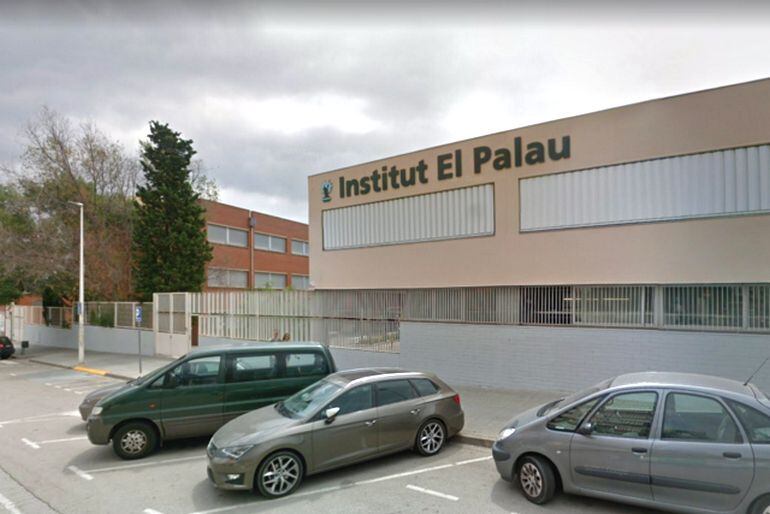 La façana de l'institut El Palau, a Sant Andreu de la Barca