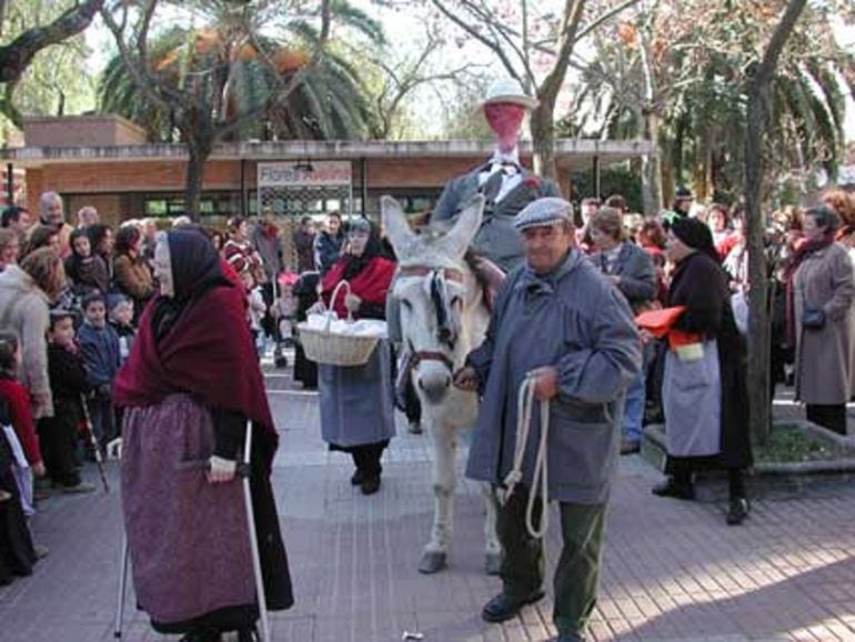 El desfile de Las lavanderas abrió las actividades del Carnaval