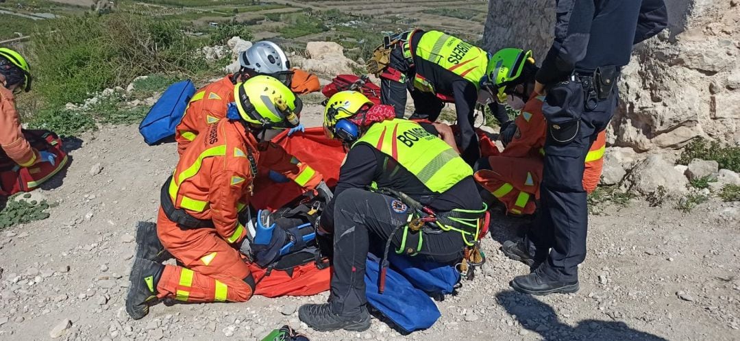 Rescate de una persona en el Castell de Bairén 