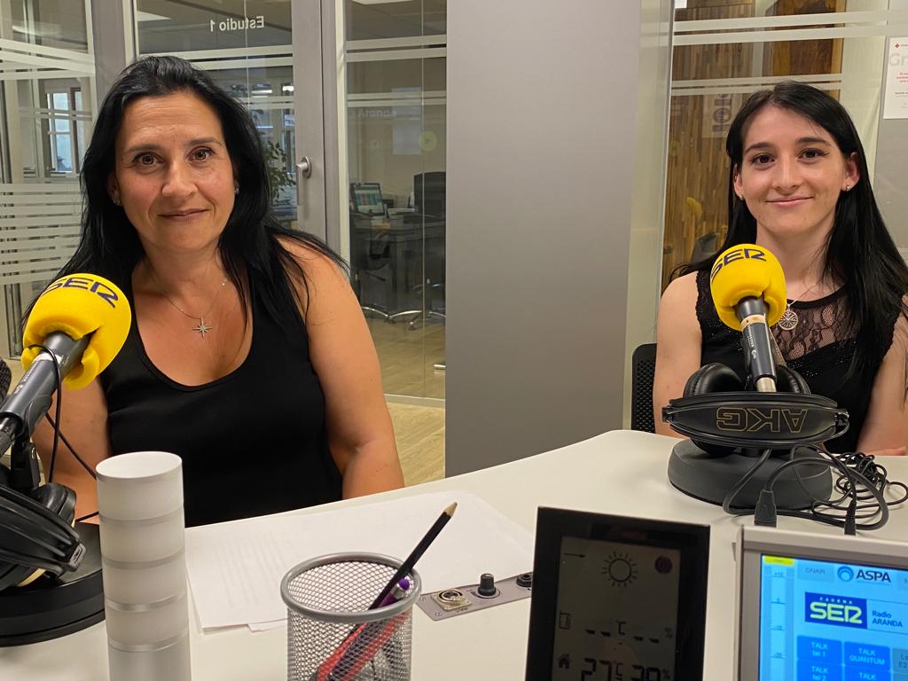 Virginia y Estela, en los estudios de la SER de Aranda