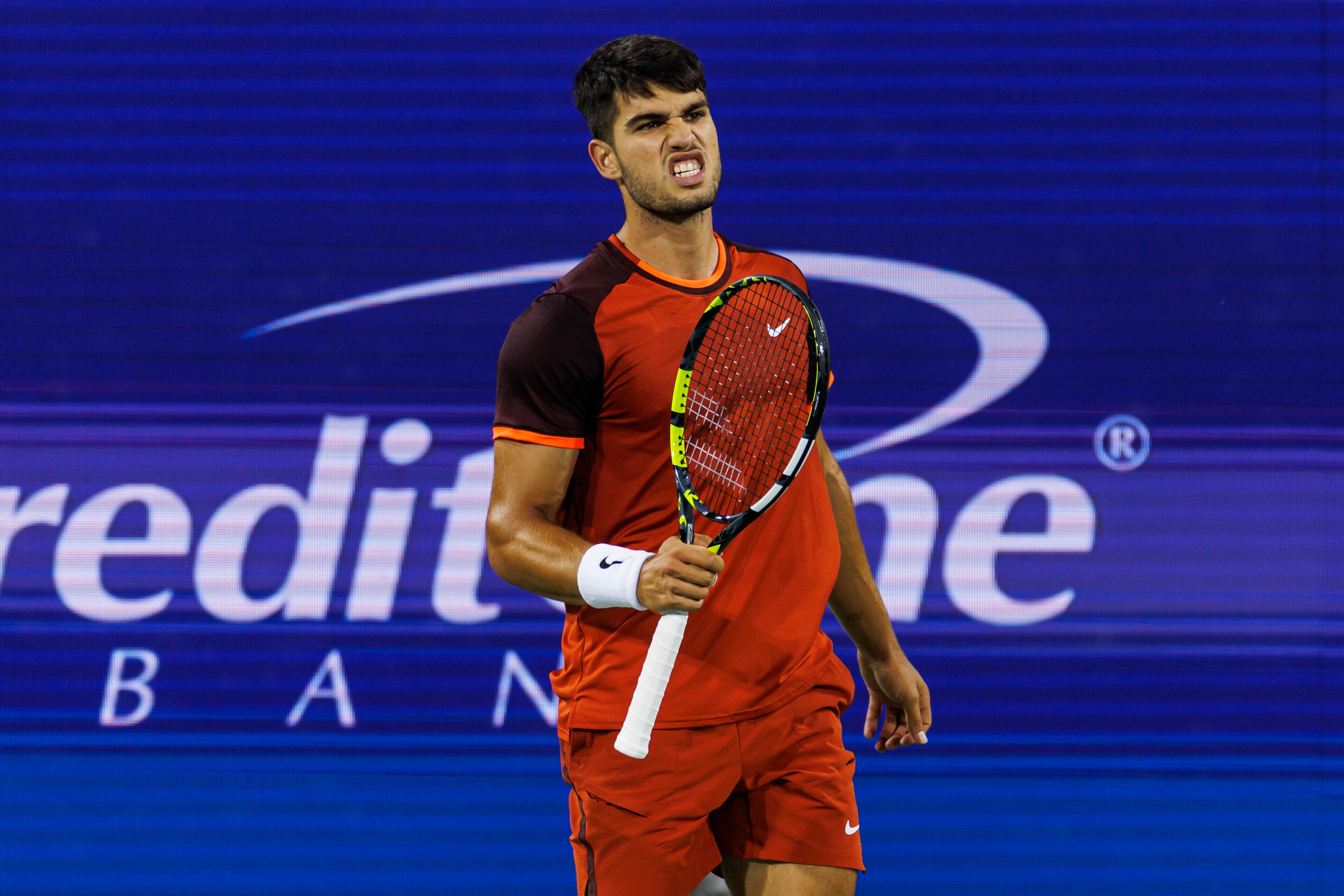 Carlos Alcaraz se lamenta durante el Masters de Cincinatti