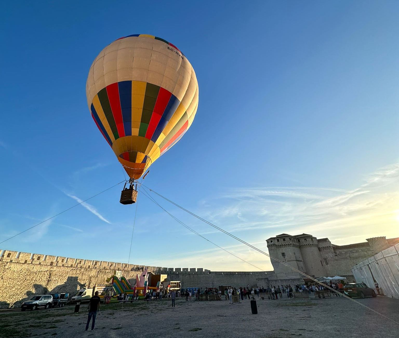Globo cautivo en la Feria de Cuéllar 2023