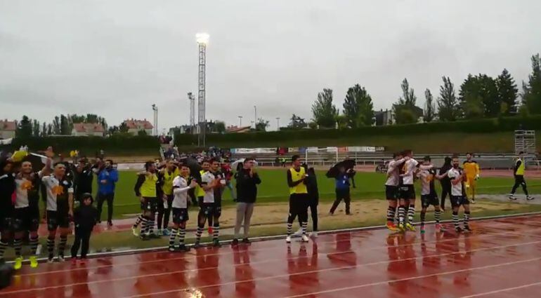 Imagen de Las Pistas tras conseguir el pase de ronda.