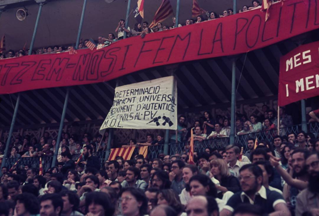 Imagen de la Diada de 1978 en Valencia con objetores de conciencia