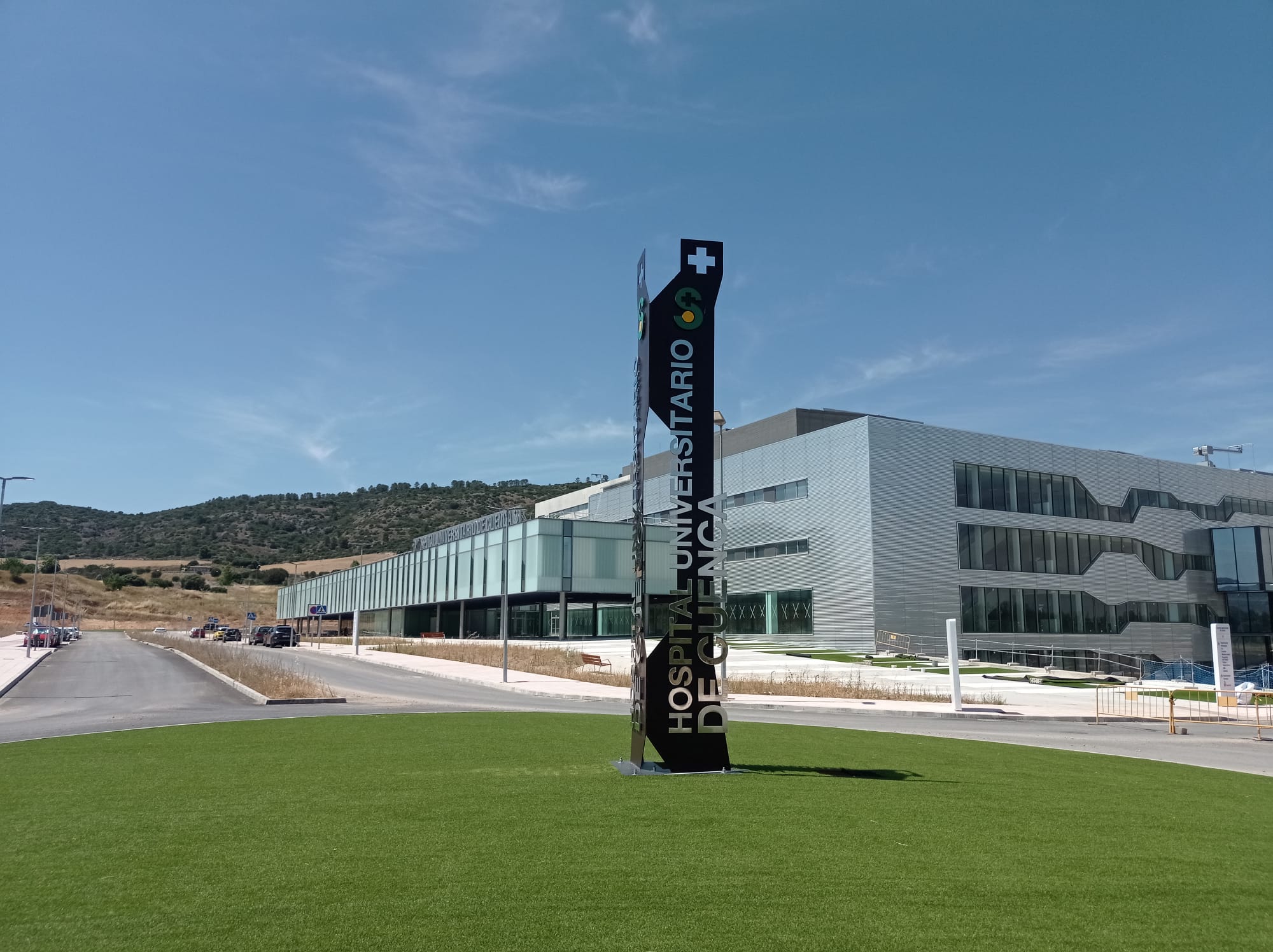 Acceso principal al nuevo hospital universitario de Cuenca