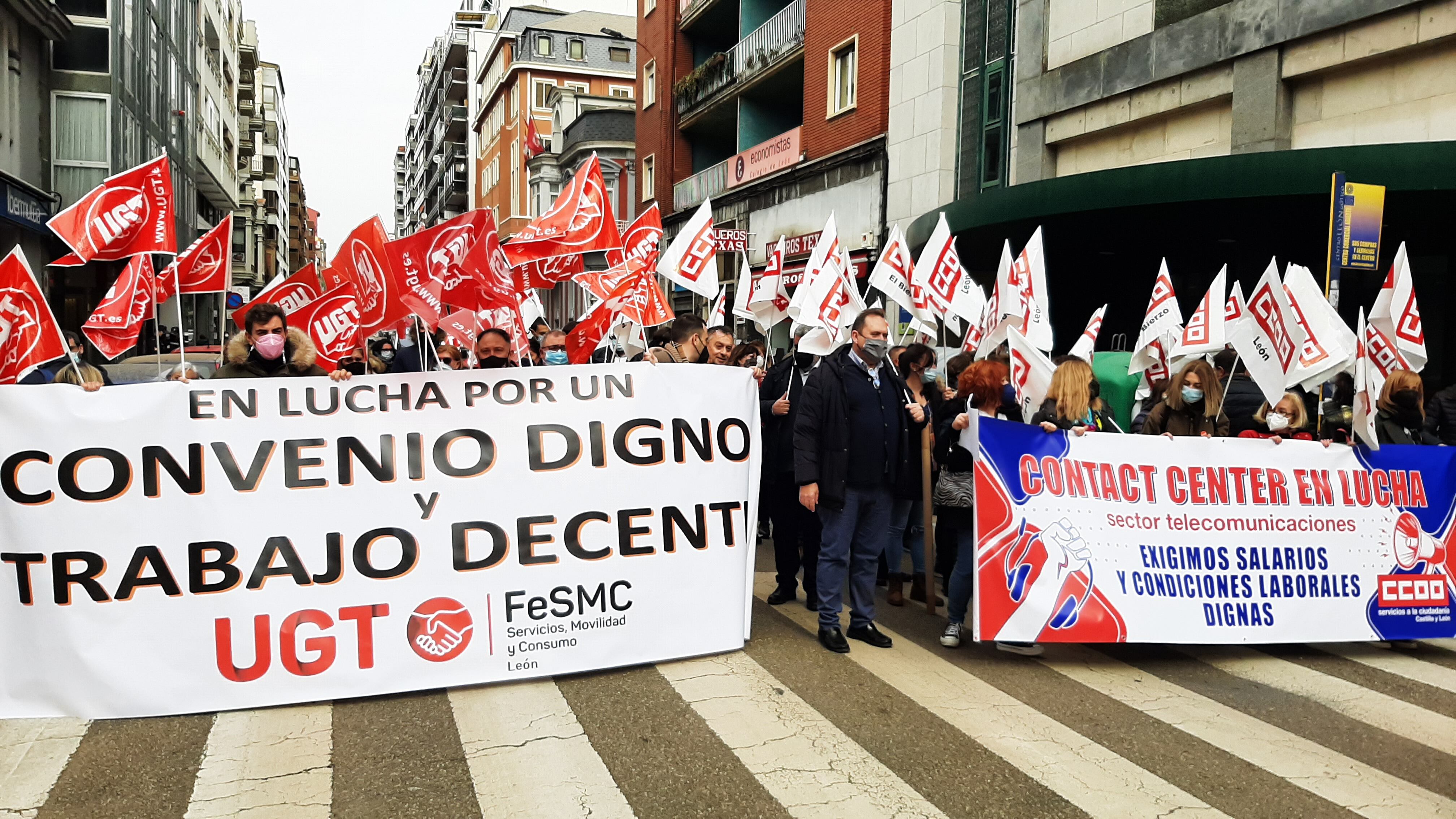UGT y CCOO convocan una manifestación para terminar con la precariedad del sector de los teleoperadores