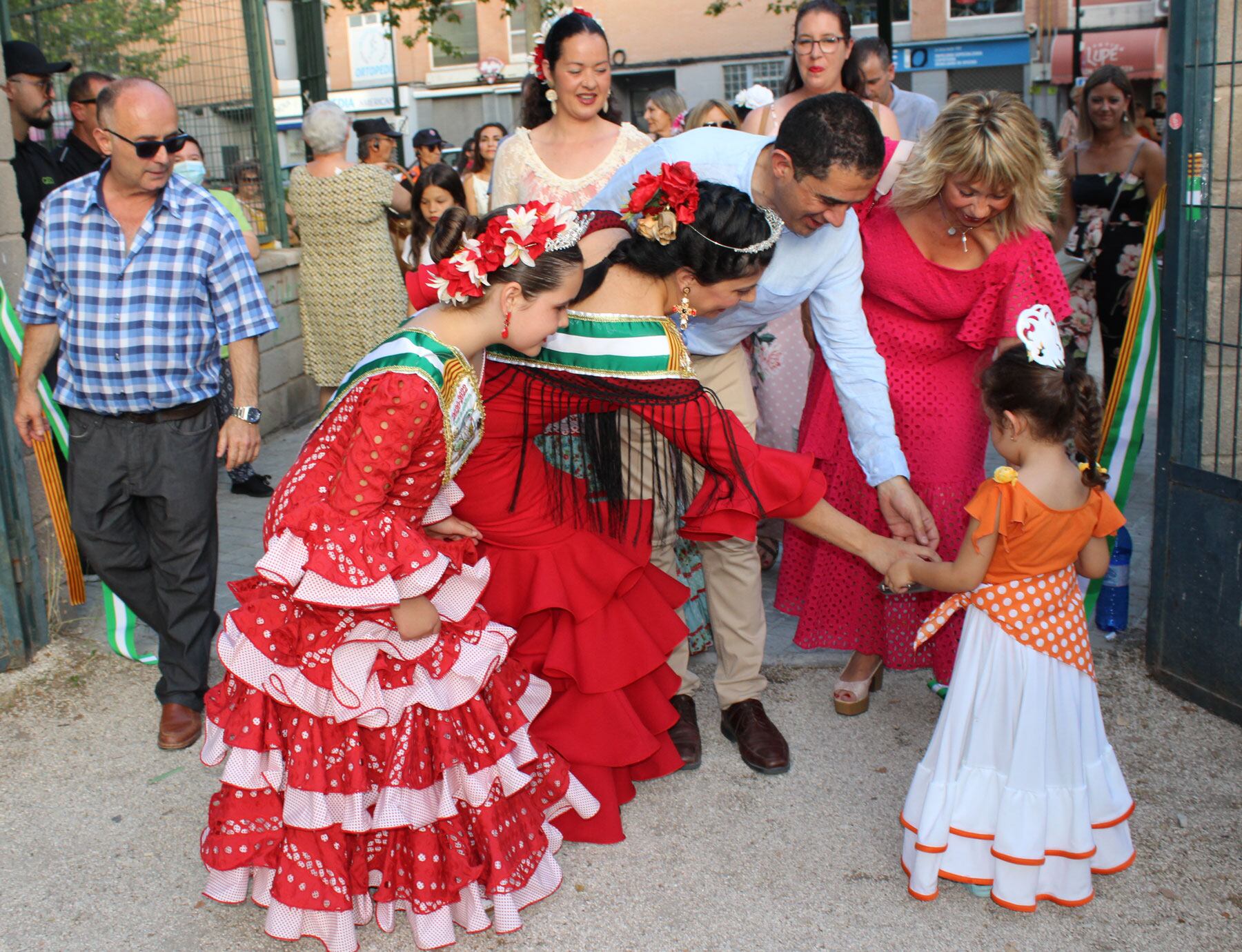 Simpática imagen de los protagonistas de la inauguración