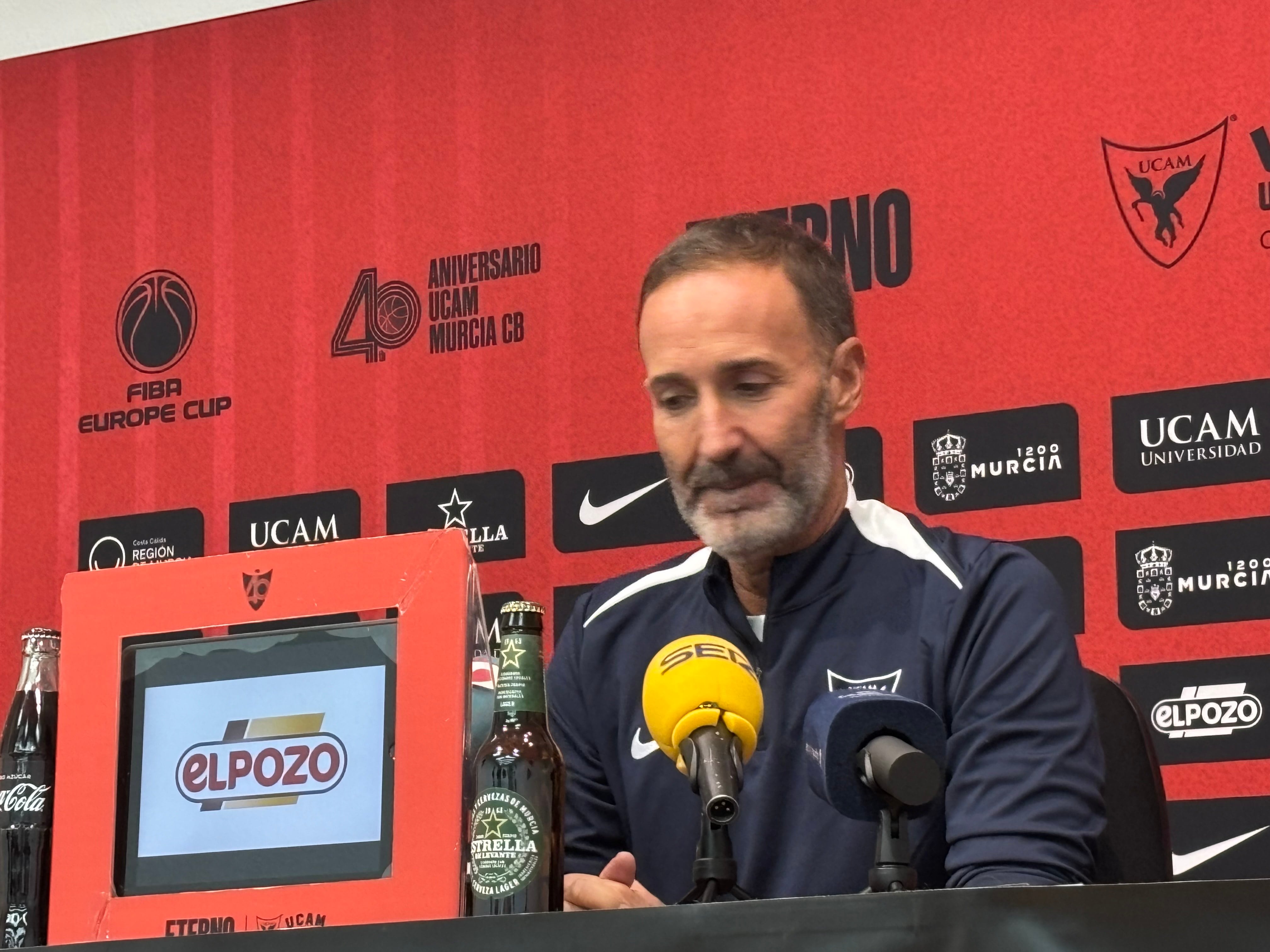 Sito Alonso, técnico de UCAM Murcia, en la sala de prensa del Palacio