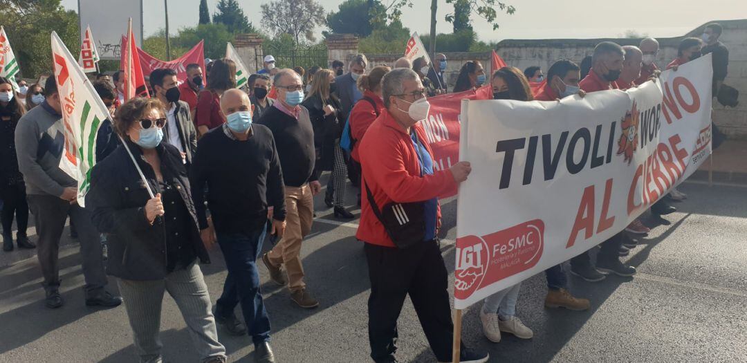 La manifestación ha culminado a las puertas del Ayuntamiento de Benalmádena 