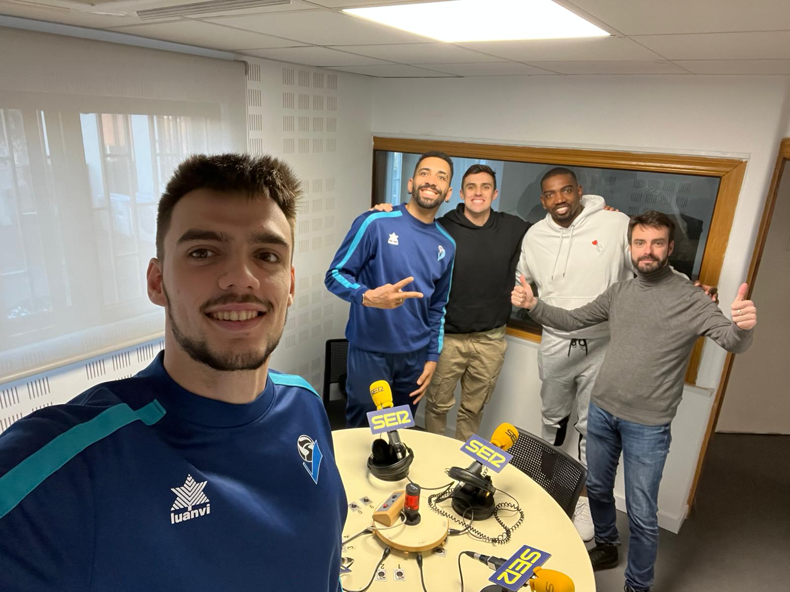 Joan Doménech, Marinho dos Santos, Pele Vargas y Juan Pablo Moreno, en los estudios de SER Soria.