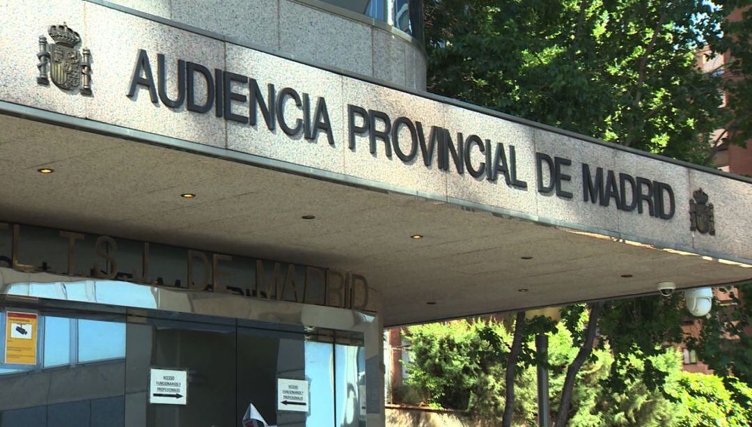 Entrada de la Audiencia Provincial de Madrid-