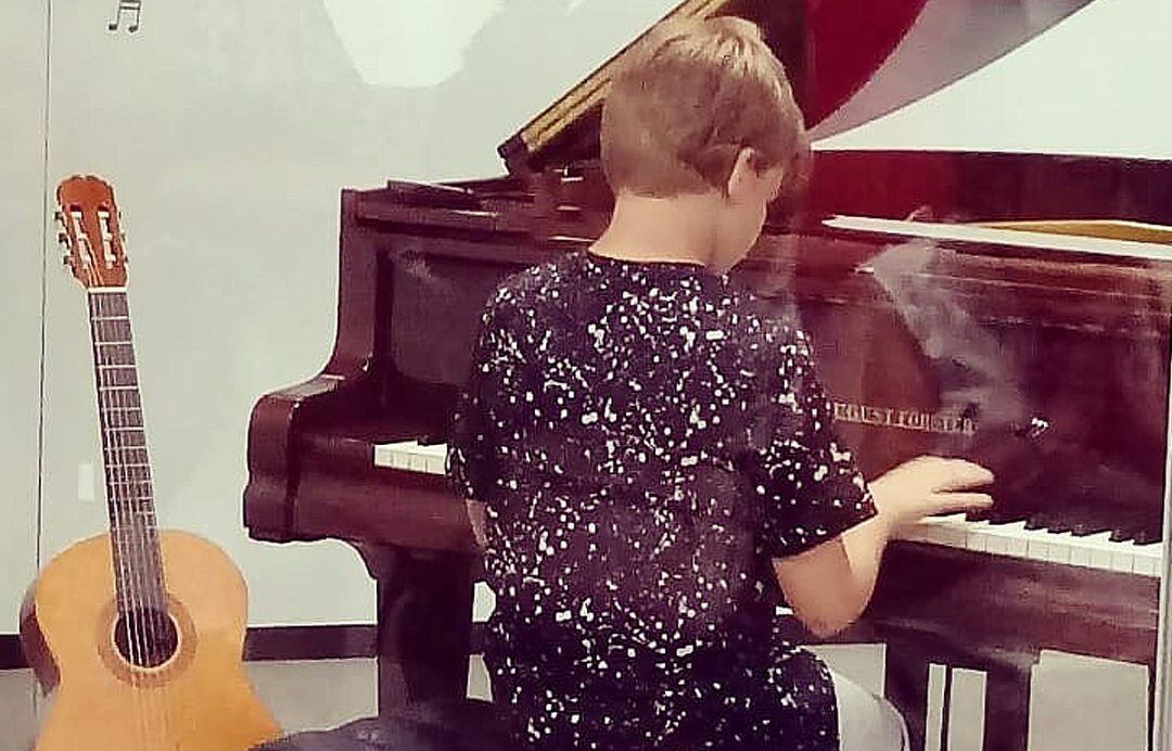 La academia se encuentra en la calle Poeta José Hierro, 1 de Pinto