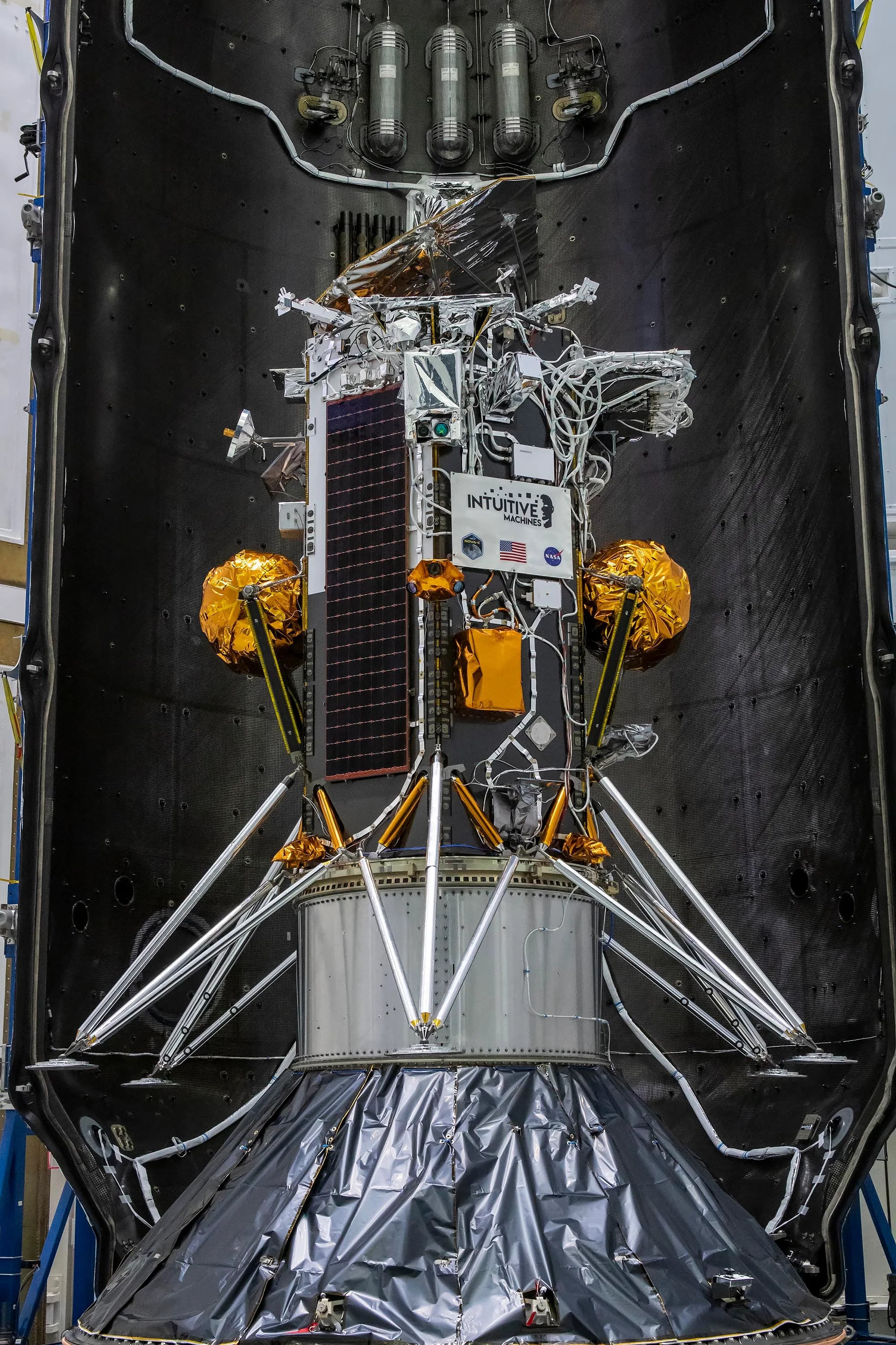 MIA2138. MIAMI (FL, EEUU), 12/02/2024.-  El módulo Odiseo buscará este febrero aterrizar en la Luna para llevar experimentos de la NASA, en lo que será el primer alunizaje de EE.UU. desde Apolo 17 en 1972 y un nuevo intento a cargo de empresas privadas tras la fallida llegada a la superficie lunar del Peregrine, en enero pasado. EFE/SpaceX /SOLO USO EDITORIAL /NO VENTAS /SOLO DISPONIBLE PARA ILUSTRAR LA NOTICIA QUE ACOMPAÑA /CRÉDITO OBLIGATORIO