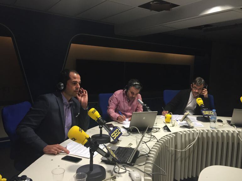 Ignacio Aguado (Ciudadanos), Javier Casal y José Manuel López (Podemos)