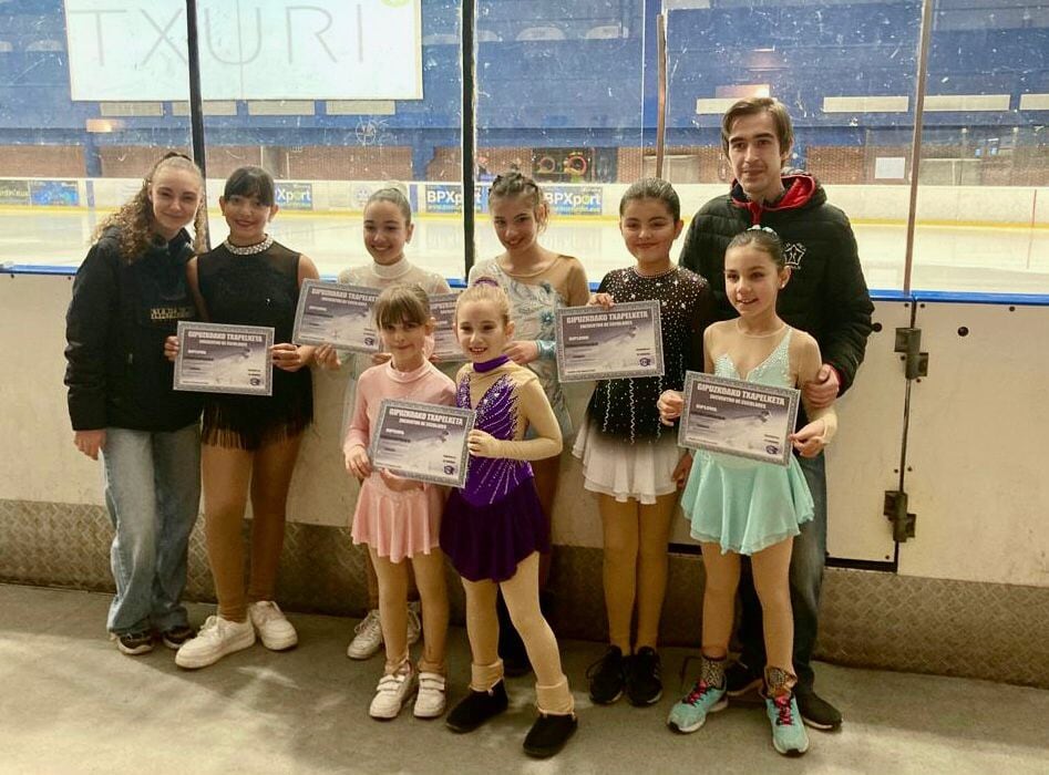 Patinadoras del CH Jaca en la prueba de escolares