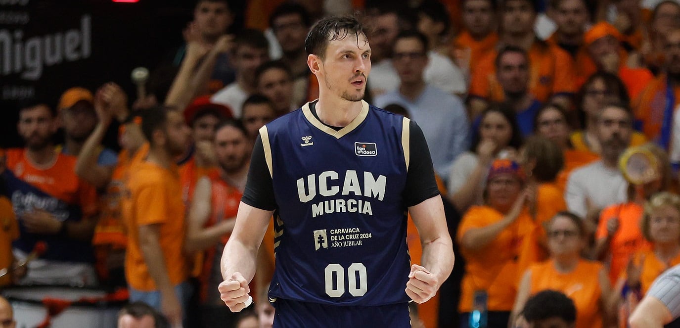 Rodions Kurucs en La Fonteta de Valencia Basket durante los Playoffs