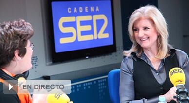 Arianna Huffington, en un momento de la entrevista en la Cadena SER