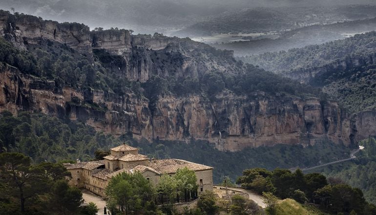 Vista panorámica del convento de San Miguel de las Victorias en el Estrecho de Priego (Cuenca).