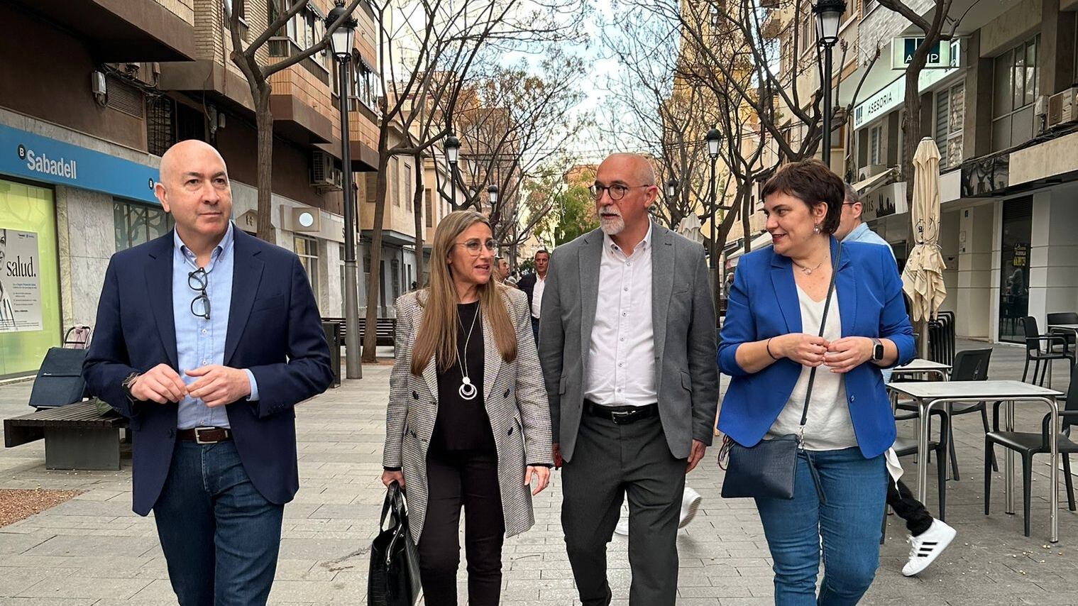 El secretario general del PSOE provincial, Alejandro Soler, junto a Asun París y Jesús Villar