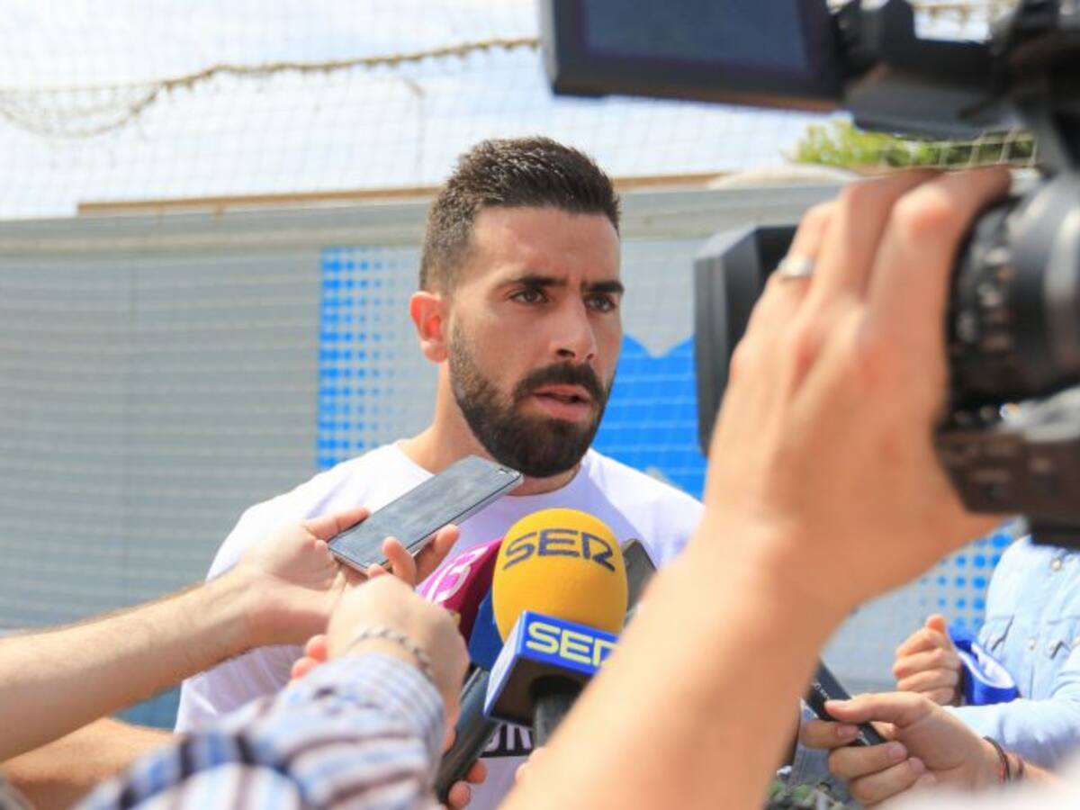 Adrián Hernández: "Hablé con Mandiola, pero hace dos años que estoy en contacto con el club"