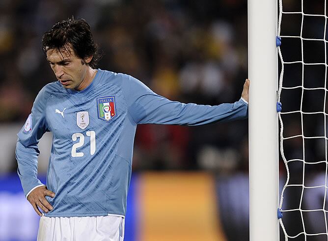 Pirlo, cabizbajo tras la eliminación de Italia en la Copa Confederaciones