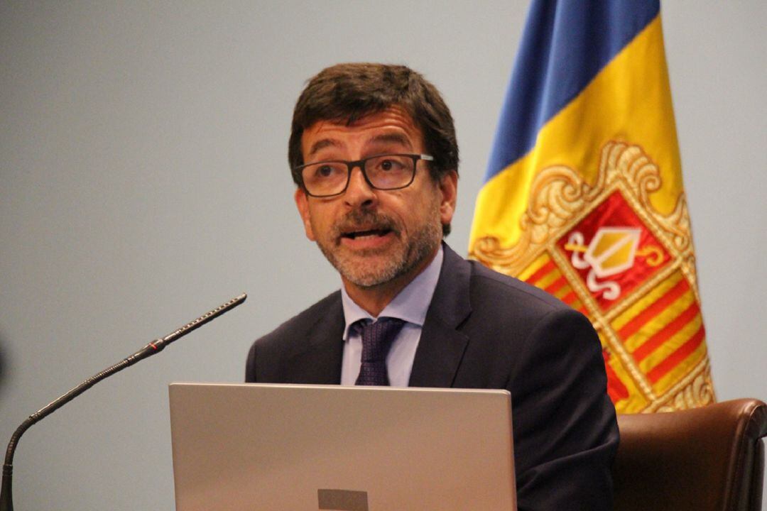 El ministre portaveu del Govern, Jordi Cinca, presentant el projecte de llei del cos diplomàtic.