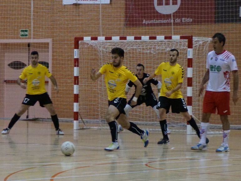 El Nueva Elda confió en la victoria hasta el final