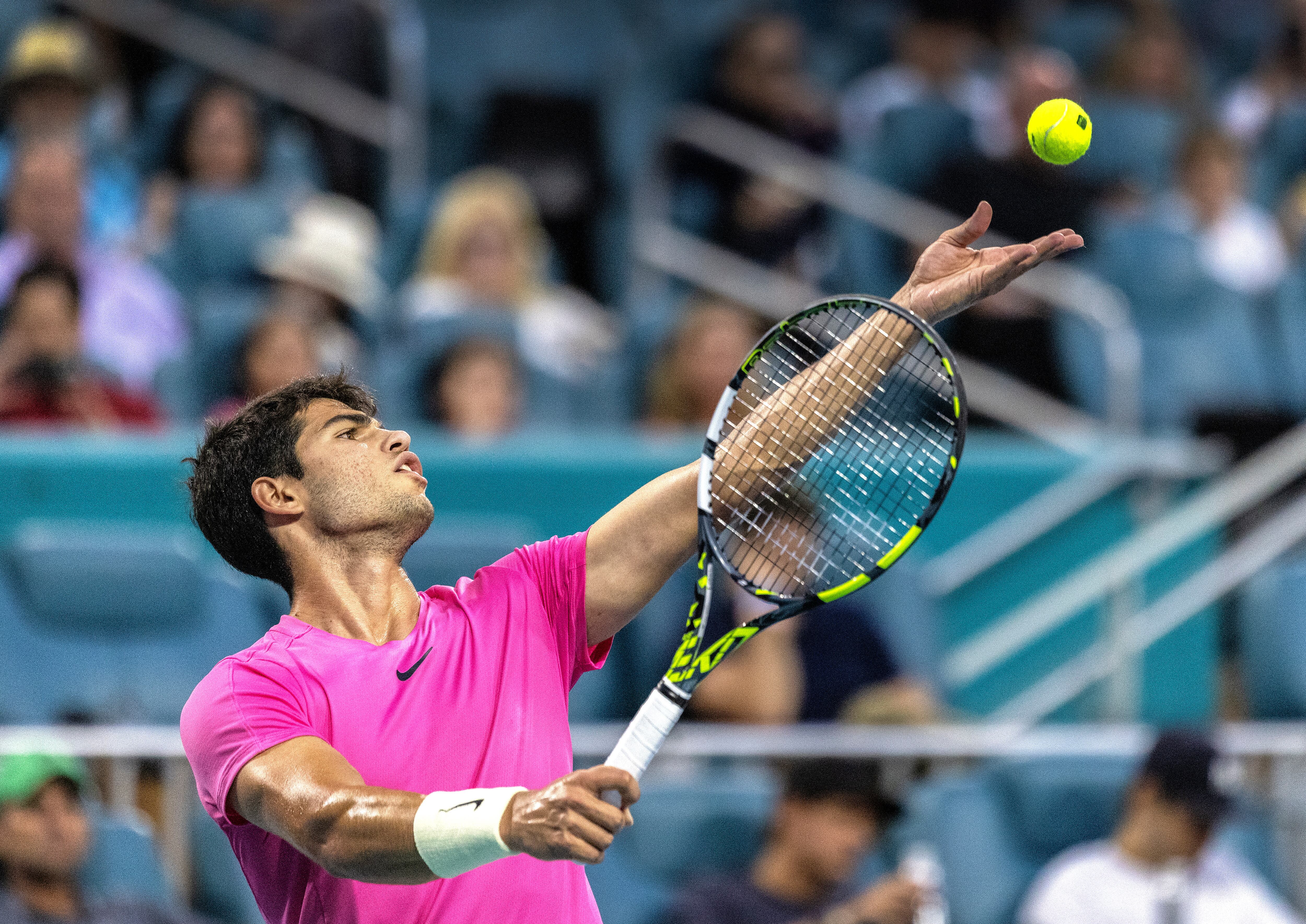 Carlos Alcaraz bate a Taylor Fritz.