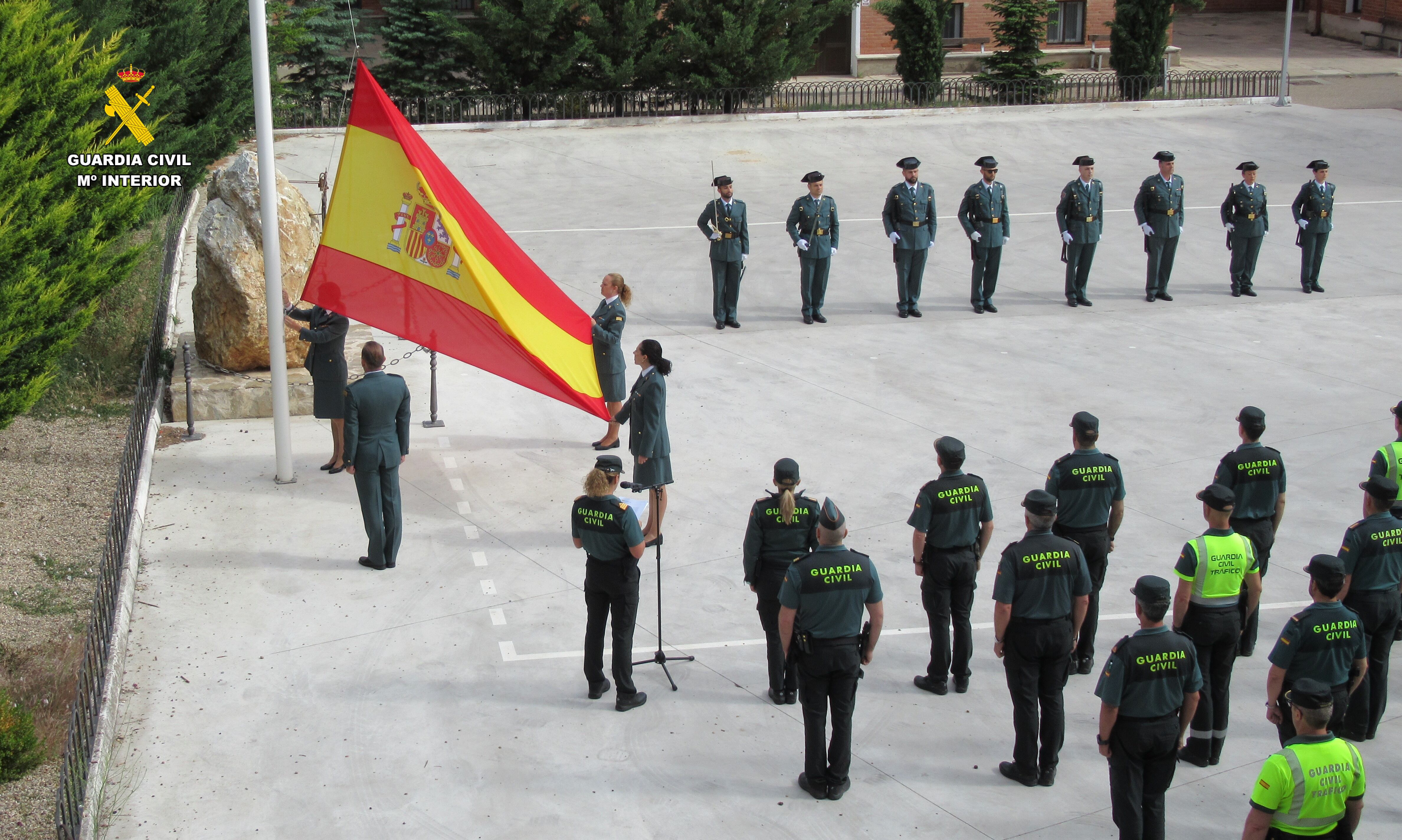 La Guardia Civil de Palencia realiza un acto militar en el X aniversario de la proclamación de Su Majestad el Rey