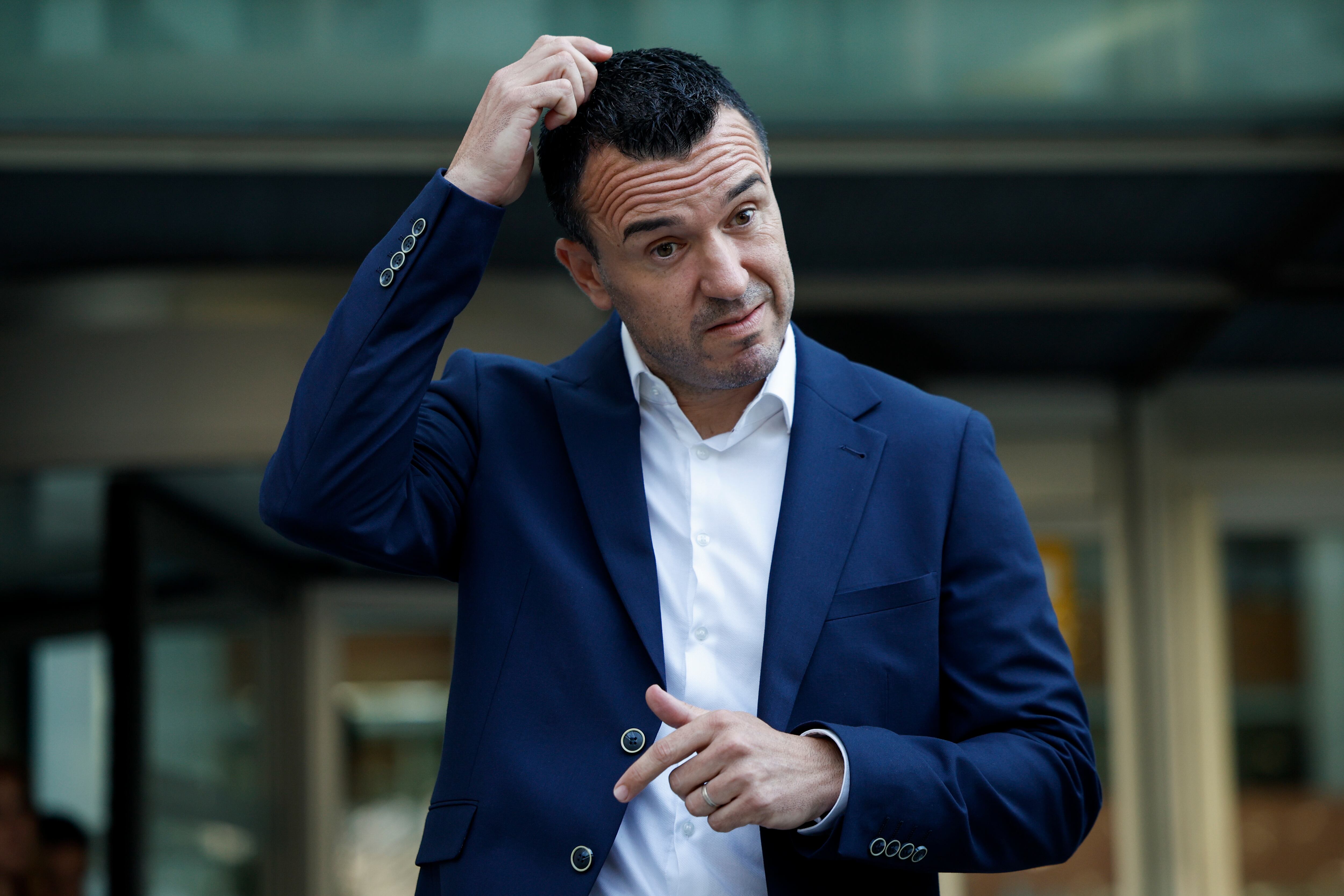 VALENCIA, 17/07/2025.- El presidente de la Diputación de Valencia, Vicent Mompó, a su salida de la Ciudad de la Justicia