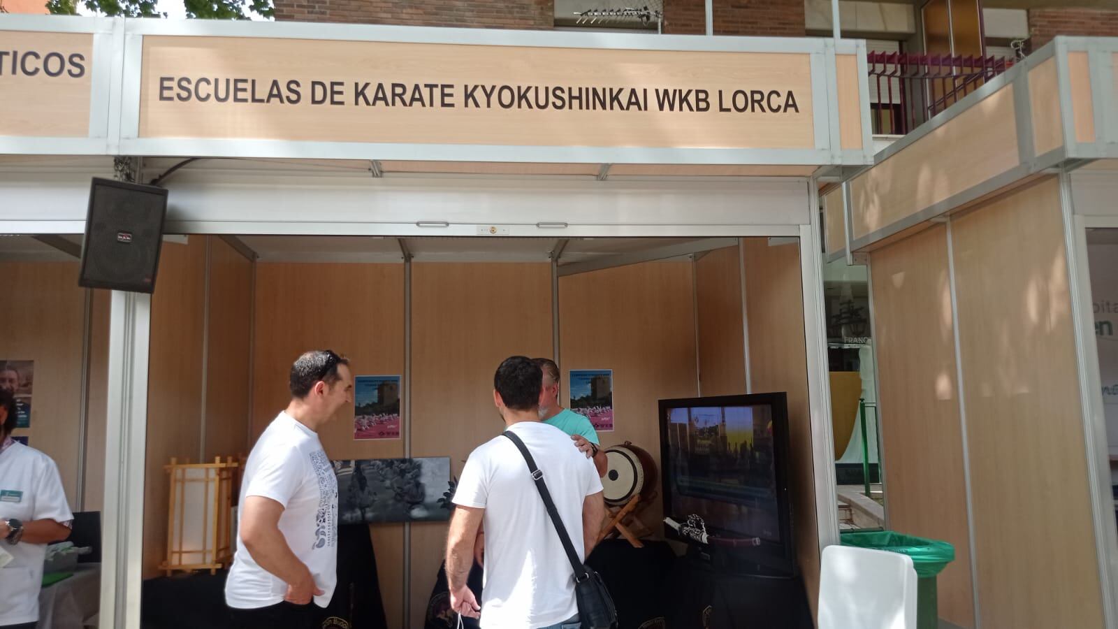 Stand de las escuelas de Kárate en Lorca