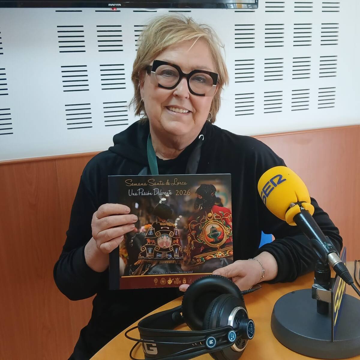 La historia de la Semana Santa de Lorca en 134 páginas: María José Fotógrafo vuelve a hacer historia