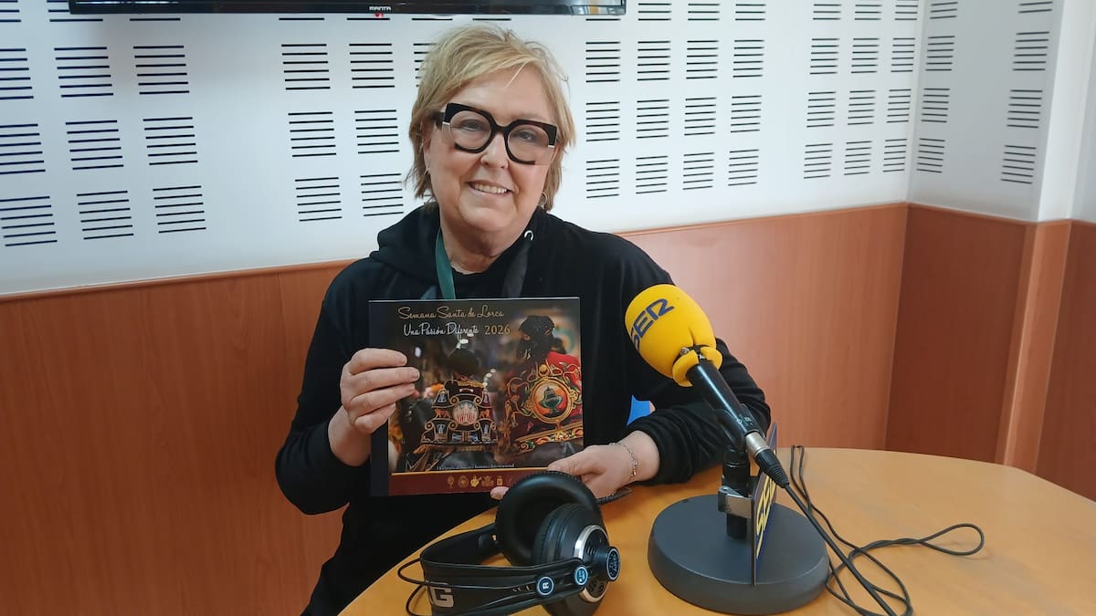 María José Fotógrafo presenta su revista de la Semana Santa de Lorca